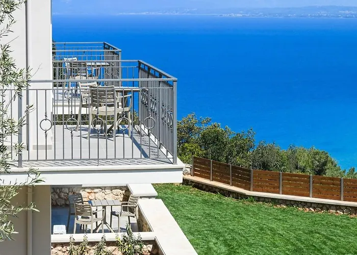 וילה Lainas Sea View *