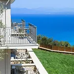וילה Lainas Sea View *