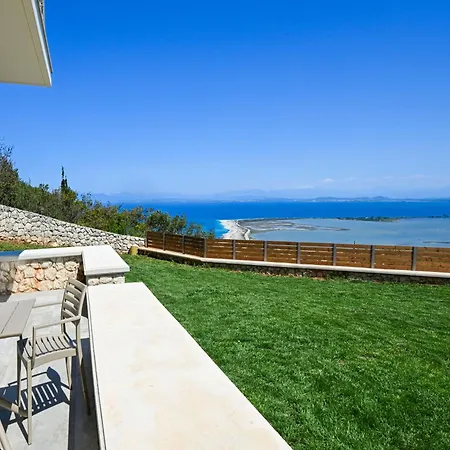 Lainas Sea View Villa