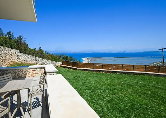 Lainas Sea View Villa